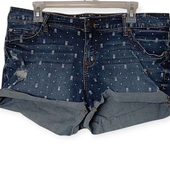 torrid Pants - TORRID WOMEN'S SKULL POLKA DOTS  DISTRESSED BLUE DENIM JEANS SHORT. SIZE 16